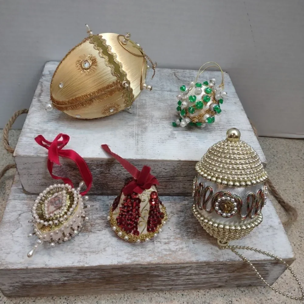 👍. Vintage Ornaments Push pin 60s-70s set. Ch1